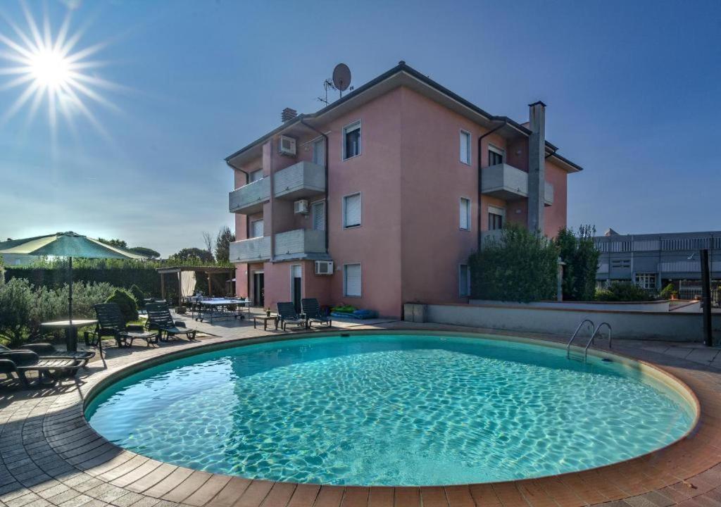 Giada Palace Apartments & Pool - Giada Palace Group ルッカ エクステリア 写真